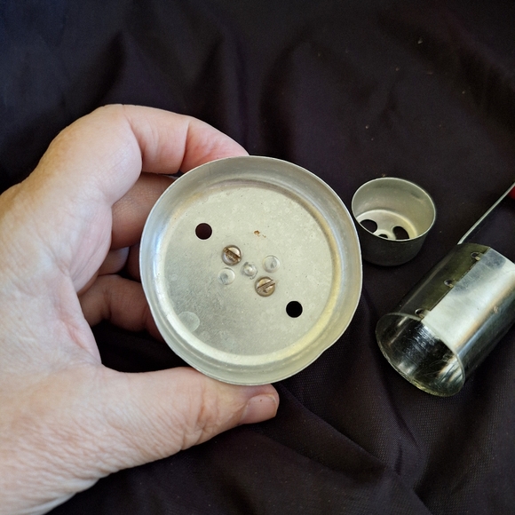 Vintage wood red handle cookie/donut/Biscuit cutter - Picture 4 of 10